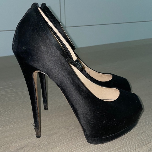 Giuseppe Zanotti Satin Peep Toe Pump - Picture 1 of 6